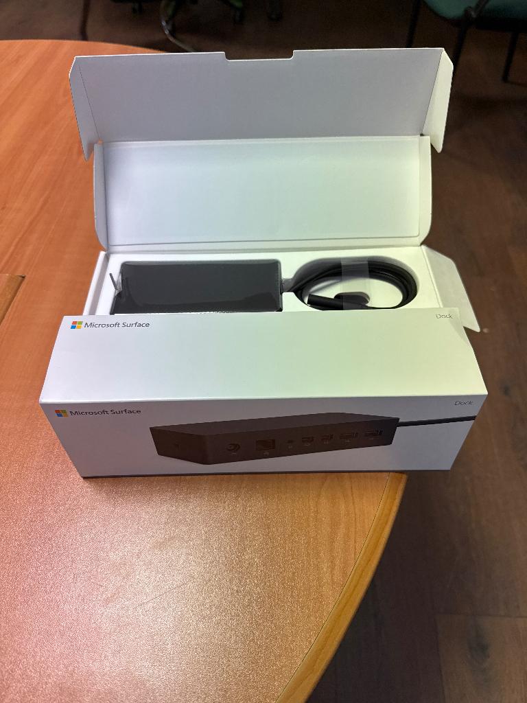 NIEUWE Originele Microsoft Surface Dock (model 1661), Computers en Software, Dockingstations, Nieuw, Ophalen of Verzenden, Microsoft