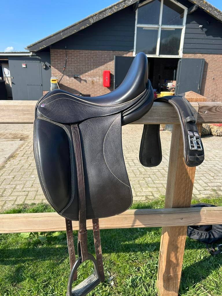 Schutte dressuur zadel legend in prijs verlaagd, Dieren en Toebehoren, Paarden en Pony's | Zadels, Ophalen, Zo goed als nieuw
