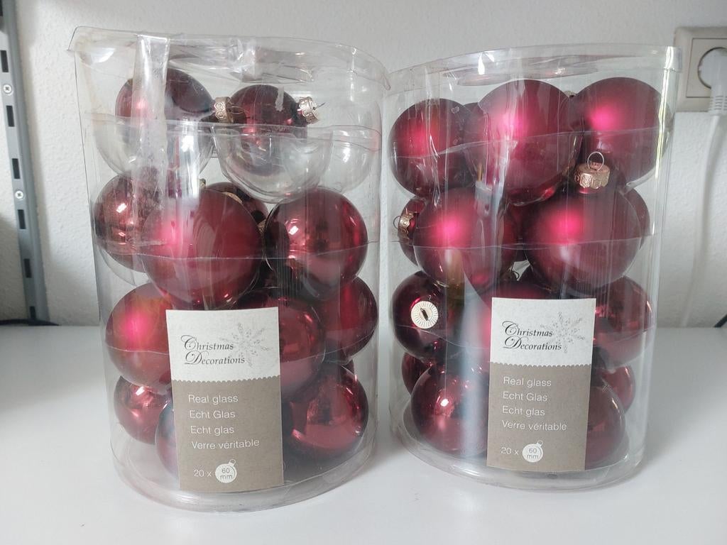 37 rode kerstballen, Diversen, Ophalen, Zo goed als nieuw