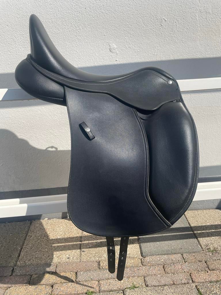 Wintec 500 dressuurt Hart 17,5 inch, Ophalen, Zo goed als nieuw, Dressuur