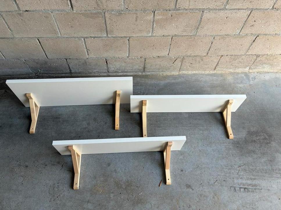Drie IKEA wandplanken met dragers., Ophalen of Verzenden, Zo goed als nieuw