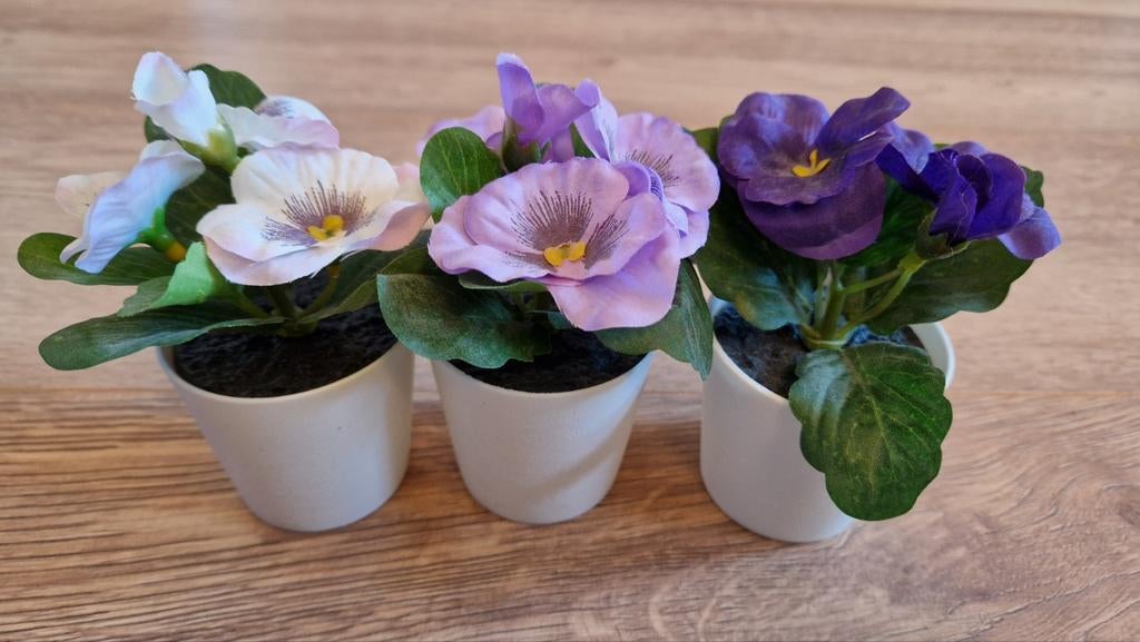 Drie IKEA Fejka kunstviooltjes in pot, Ophalen of Verzenden