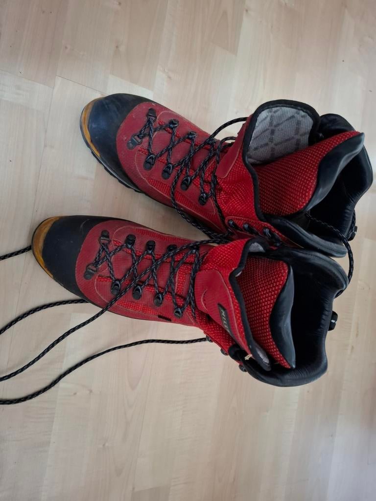 Stevige bergschoenen (D) - Millet, Sport en Fitness, Bergsport en Wandelen, Ophalen, Gebruikt, Schoenen