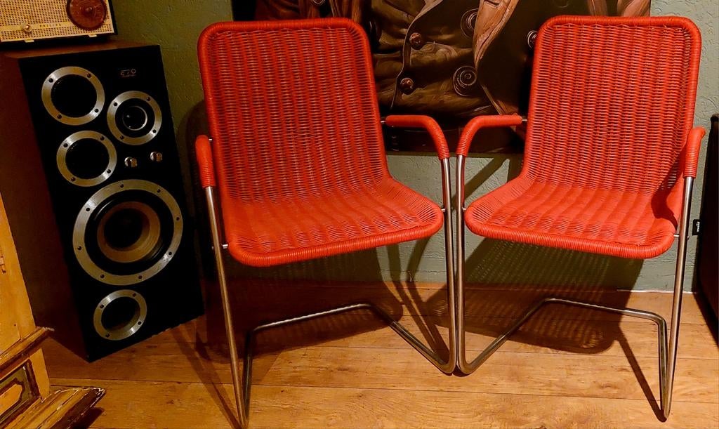 2 zeldzame rode Tecta stoelen, buizenframe, z.g.a.n., Huis en Inrichting, Stoelen, Twee, Design, Ophalen of Verzenden, Zo goed als nieuw