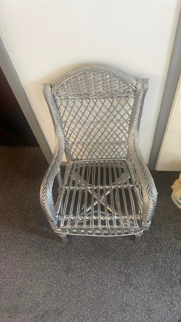 Rieten kinderstoeltje, Kinderen en Baby's, Kinderkamer | Tafels en Stoelen, Ophalen of Verzenden, Gebruikt, Stoel(en)