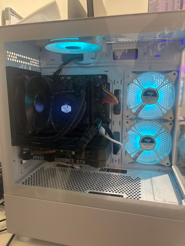 Game pc RGB wit, Ophalen of Verzenden, Gebruikt, Met videokaart, Gaming