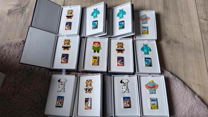 24 Disney pins, Verzamelen, Disney, Overige figuren, Ophalen of Verzenden