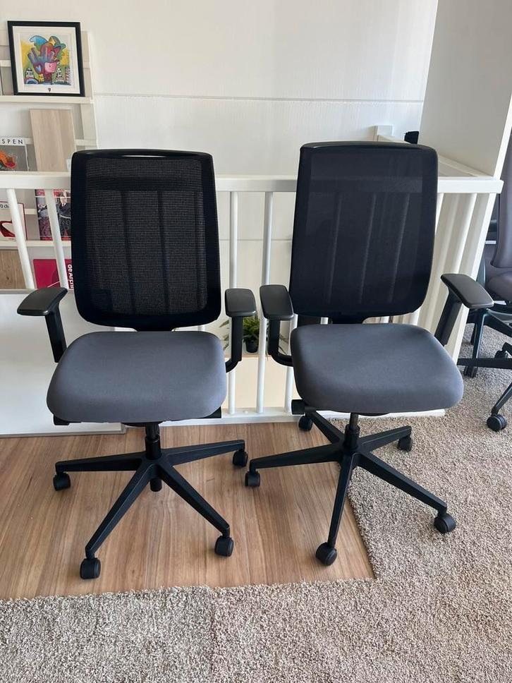 Steelcase bureaustoelen in nieuwstaat, Huis en Inrichting, Bureaustoelen, Zo goed als nieuw, Bureaustoel, Zwart, Ophalen