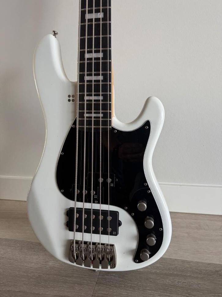 Sandberg California VM5 35", Muziek en Instrumenten, Snaarinstrumenten | Gitaren | Bas, Zo goed als nieuw, Elektrisch, 5-snarig