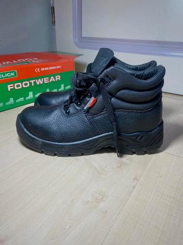 Werkschoenen met stalen neus beschikbaar voor biedingen