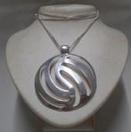 Zilveren lange ketting met grote modernist hanger nr.1075