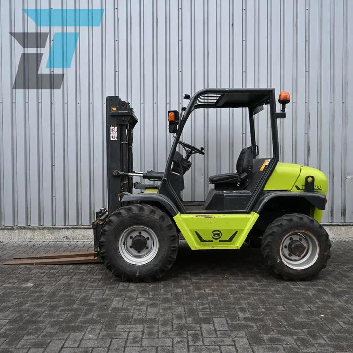 AGRIMAC-AGRIA TH210 Ruw terrein heftruck diesel (bj 2003), Zakelijke goederen, Machines en Bouw | Heftrucks en Intern transport