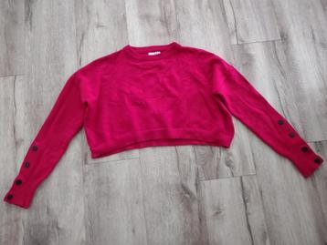 Prachtige rode cropped trui met knopen op de mouw, maat S/M. beschikbaar voor biedingen