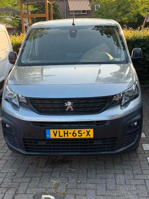 Peugeot Partner 1.5 Bluehdi 130pk 650kg Eat8 2021 Grijs, Auto's, Bestelauto's, Particulier, Achteruitrijcamera, Airconditioning