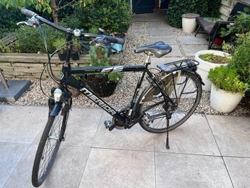 Merida fiets 28”, 3x8 versnellingen. Frame 58 cm. Opknapper beschikbaar voor biedingen