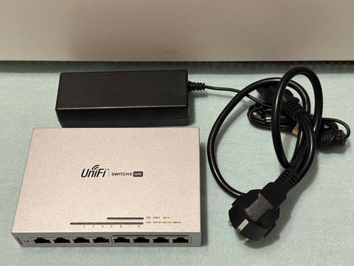 UniFi US-8-60w Switch (8-poorts gigabit / 4x PoE) / Ubiquiti, Computers en Software, Netwerk switches, Zo goed als nieuw, Ophalen of Verzenden