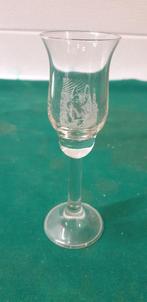 jeneverglas met afbeelding trol, Verzamelen, Glas en Borrelglaasjes, Ophalen of Verzenden, 'T Olde Gre-j, Info@toldegrej.nl, Endepoelstraat 20f Didam