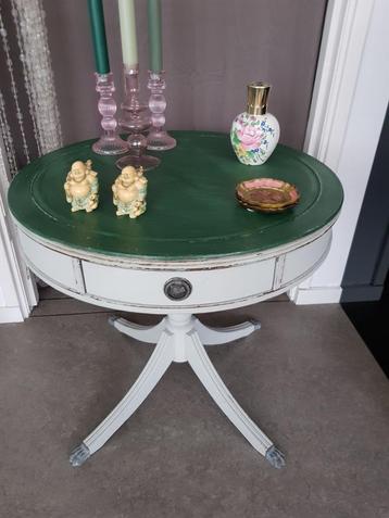 Ronde (bijzet) tafel donker groen/grijs.