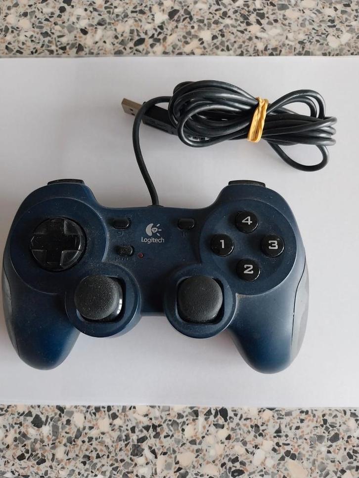 Logitech, Computers en Software, Joysticks, Zo goed als nieuw, Ophalen of Verzenden