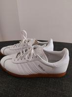 Adidas Gazelle wit leer z.g.a.n. mt. 42, Ophalen of Verzenden, Overige typen