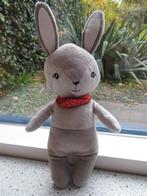 Konijn van IKEA Gulligast rood genopt halsdoekje om de nek, Ophalen of Verzenden, Zo goed als nieuw, Konijn