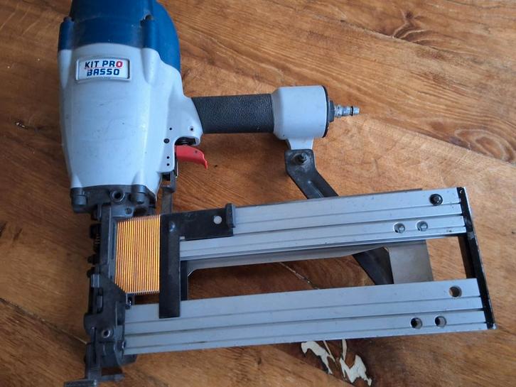 Kit Pro Basso Perslucht Tacker - bouwgereedschap nieten, Doe-het-zelf en Verbouw, Gereedschap | Handgereedschap, Ophalen
