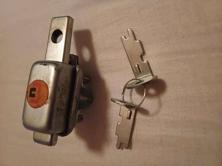 YWS voor vork slotje nieuwe NOS'., Fietsen en Brommers, Brommeronderdelen | Oldtimers, Nieuw, Ophalen of Verzenden