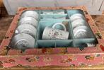 Bijna compleet porseleinen kinderservies uit de jaren 60!, Antiek en Kunst, Antiek | Servies los, Ophalen of Verzenden