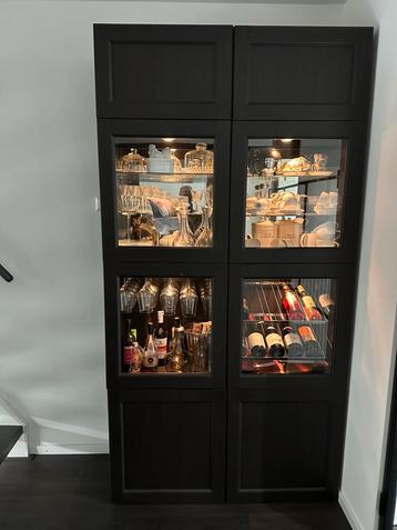 Ikea Besta vitrinekast beschikbaar voor biedingen