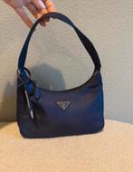 Prada nylon bag, Ophalen of Verzenden, Zo goed als nieuw, Paars, Schoudertasje