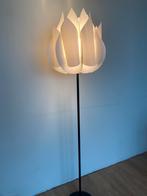 Knappa Tulpan vloerlamp van IKEA, Huis en Inrichting, Lampen | Vloerlampen, Ophalen, Zo goed als nieuw, 150 tot 200 cm