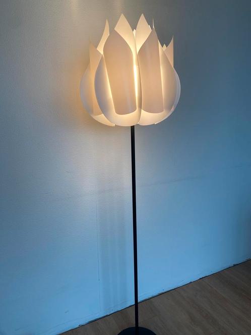 Knappa Tulpan vloerlamp van IKEA, Huis en Inrichting, Lampen | Vloerlampen, Zo goed als nieuw, 150 tot 200 cm, Ophalen