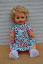 Mooie kleuter pop met originele kleding NR 3501, Verzamelen, Poppen, Verzenden, Zo goed als nieuw, Pop