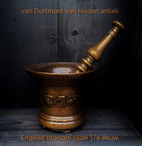 Engelse vijzel 17e eeuw., Antiek en Kunst, Antiek | Koper en Brons, Brons, Ophalen