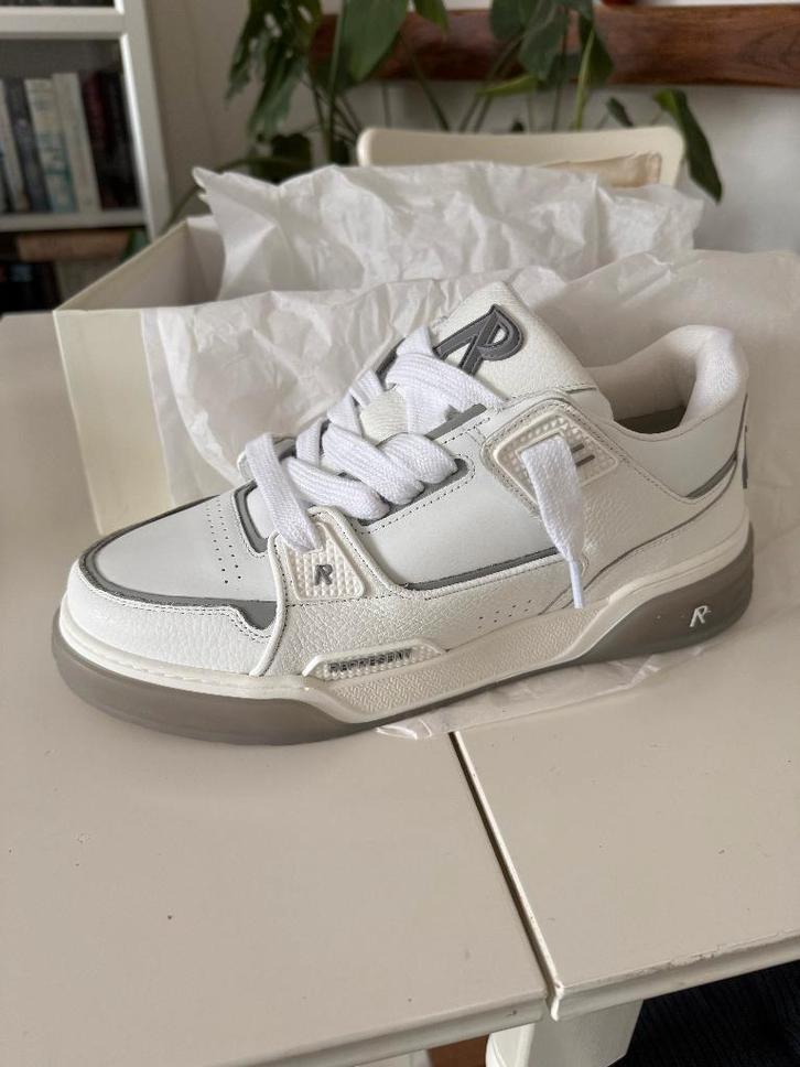 Represent Studio sneaker, maat 43,5, Kleding | Heren, Schoenen, Nieuw, Sneakers of Gympen, Wit, Ophalen of Verzenden