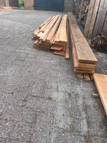 Diversen douglas planken. beschikbaar voor biedingen