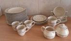 Compleet servies met spiraalmotief, Ophalen of Verzenden