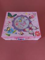 Vlinderdoos met teken spulletjes., Ophalen of Verzenden, Zo goed als nieuw, Overige kleuren, Overige typen