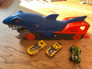 HotWheels Haaien Oplegger + 3 Auto's beschikbaar voor biedingen