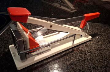 Retro Frietsnijder / Patatsnijder Brabantia

 beschikbaar voor biedingen