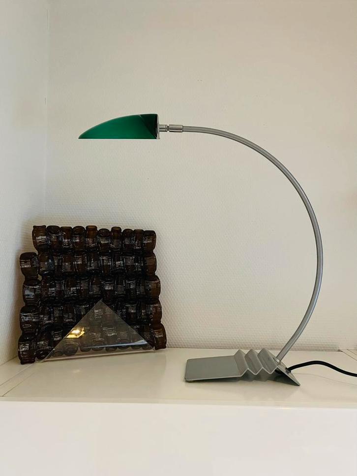 HERDA HOLLAND Zig Zag 80’s Memphis Bureaulamp, Huis en Inrichting, Lampen | Tafellampen, Zo goed als nieuw, Minder dan 50 cm, Glas