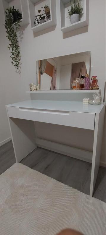 Nieuw Dames Bureau - Zo Goed Als Nieuw! beschikbaar voor biedingen