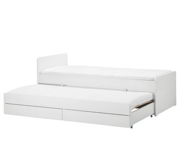Bed met logeerbed en opbergruimte 