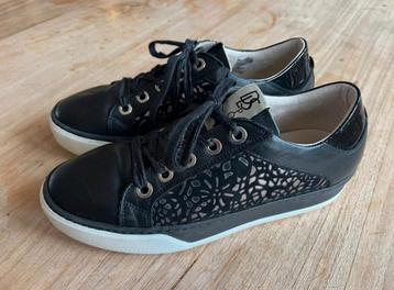 Dlsport sneakers zwart maat 39 zgan waren 169,95 beschikbaar voor biedingen