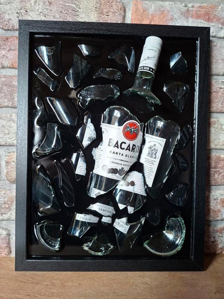 Bacardi Carte Blanca fles verwerkt in een lijst met Epoxy, Huis en Inrichting, Woonaccessoires | Lijsten, Nieuw, Minder dan 50 cm