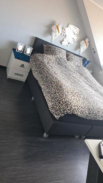 boxspring 160x200 beschikbaar voor biedingen