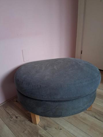 Poef/voetenbank antraciet Ikea.  beschikbaar voor biedingen