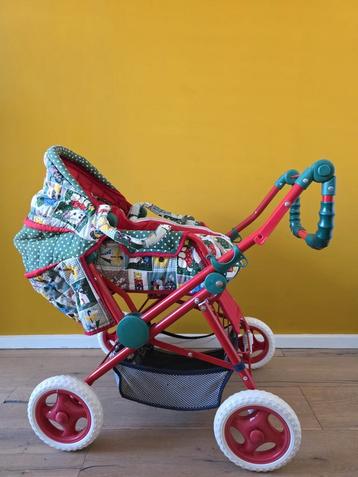 Retro poppenwagen met draagtas beschikbaar voor biedingen