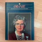 Oranje, ons vorstenhuis, de eeuw van Juliana, Ophalen of Verzenden, Zo goed als nieuw, Tijdschrift of Boek
