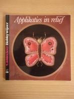 Te koop: Applikaties in rerliëf - Marijke Behrens, Ophalen of Verzenden, Zo goed als nieuw, Overige typen